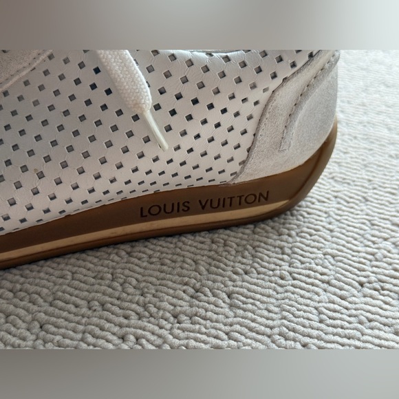 Authentic LOUIS VUITTON Women leather Sneakers, Off-White. Size 37, US size 6.5 - Picture 6 of 13